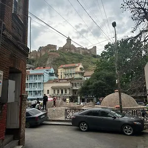 sabirs-apartment-old-town.alltbilisihotels.com/